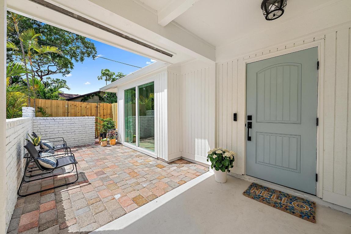 1604 Seabrook Tequesta, FL 33469