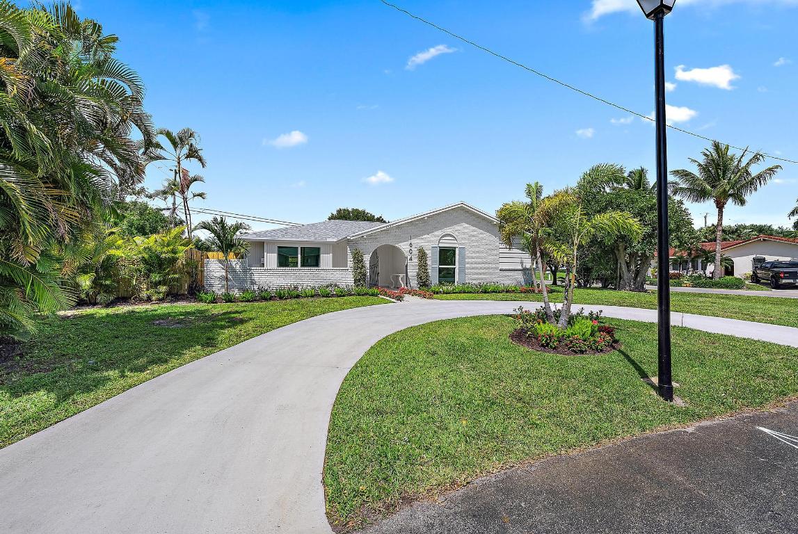 1604 Seabrook Tequesta, FL 33469