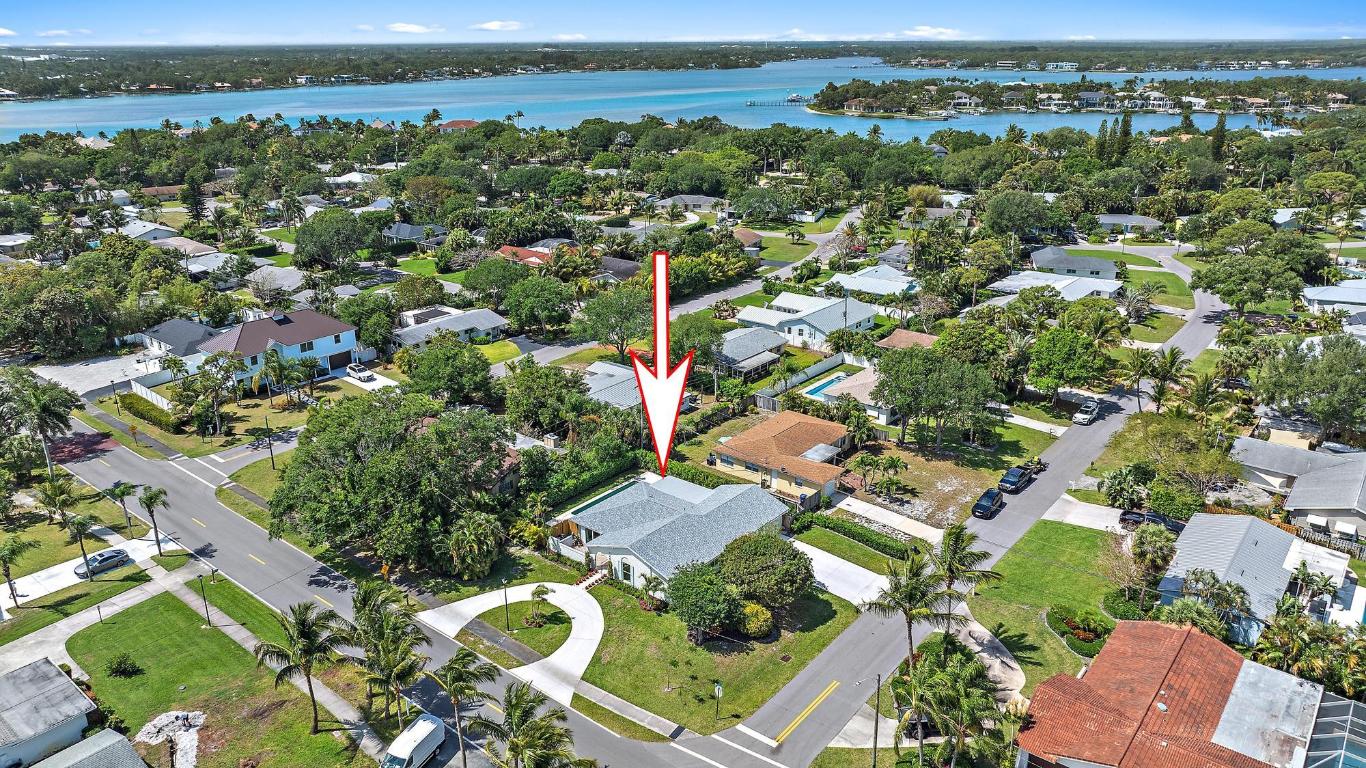 1604 Seabrook Tequesta, FL 33469