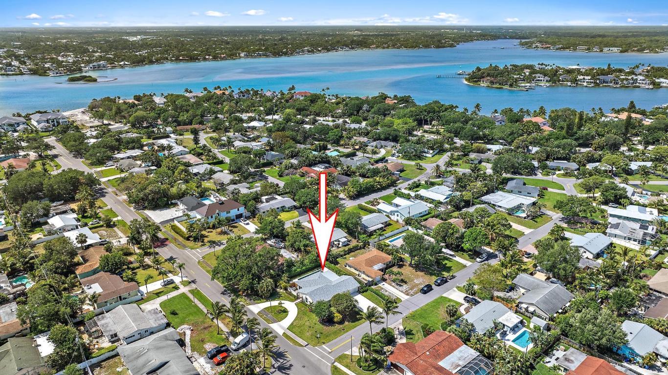 1604 Seabrook Tequesta, FL 33469