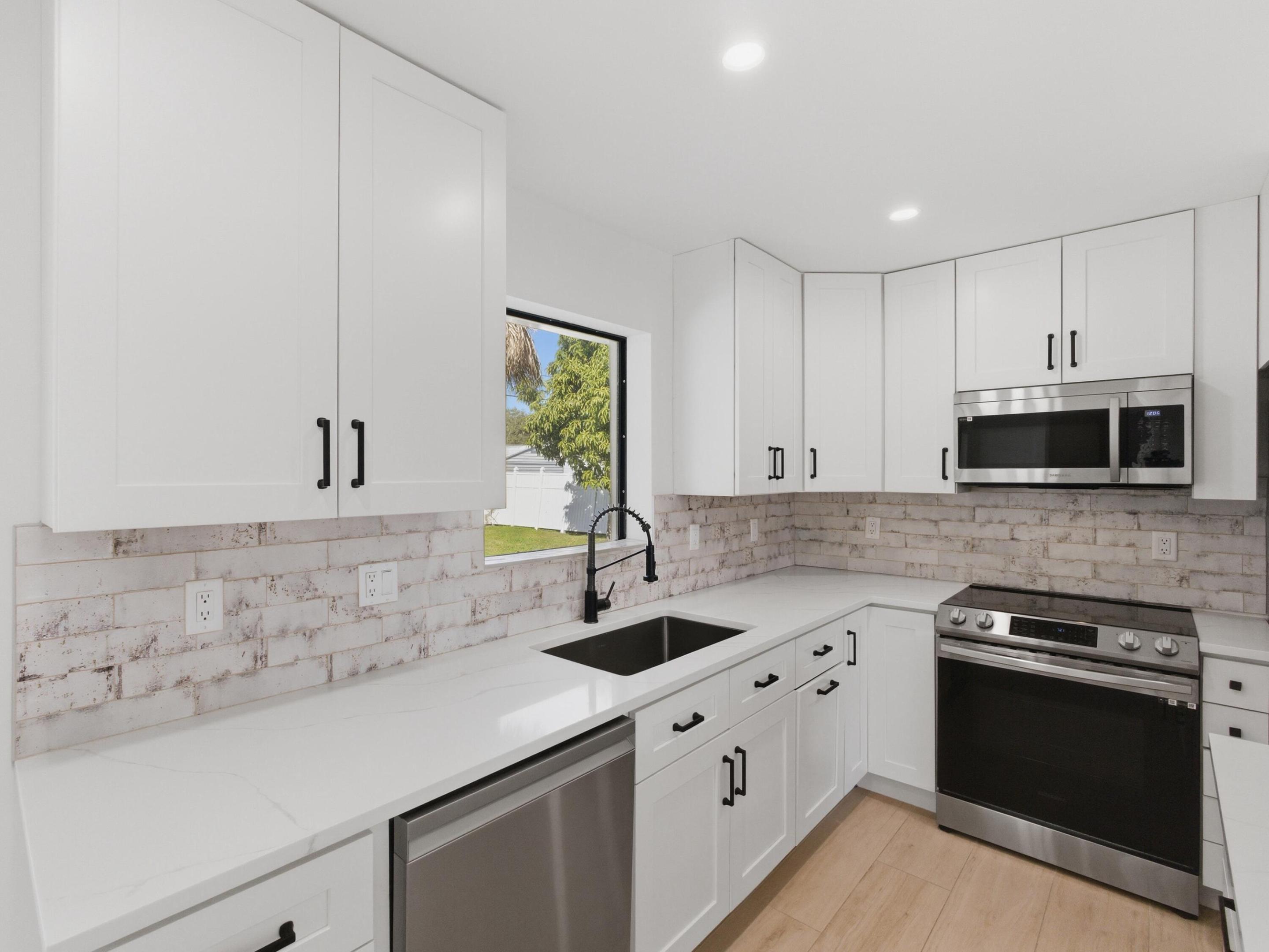 19124 SE Fearnley Jupiter, FL 33469