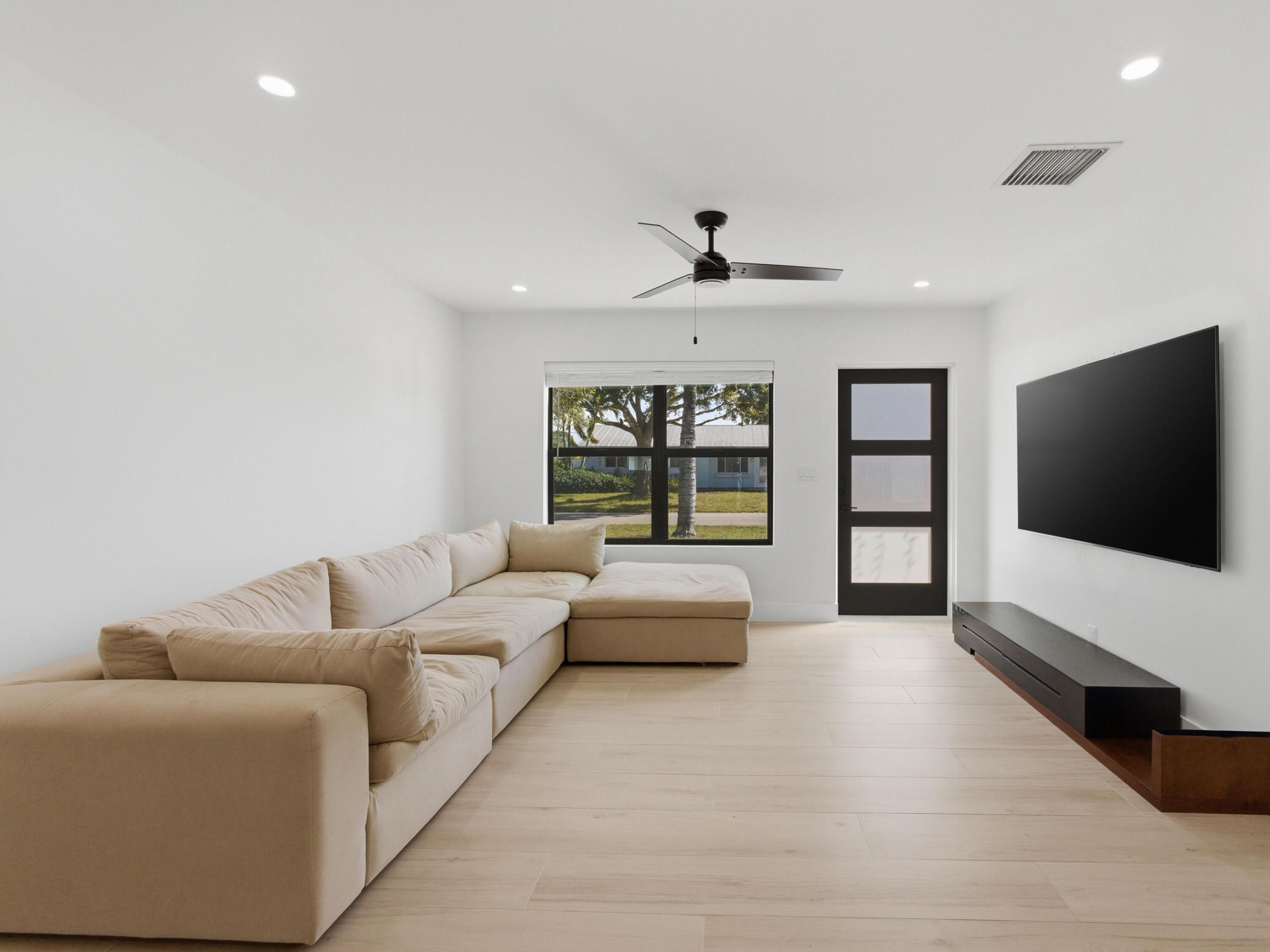 19124 SE Fearnley Jupiter, FL 33469