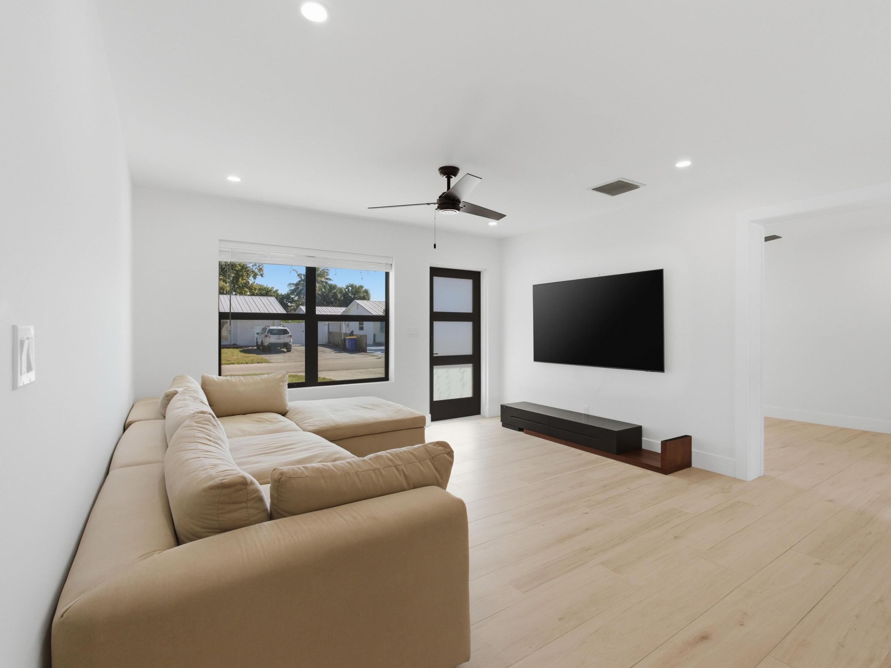 19124 SE Fearnley Jupiter, FL 33469