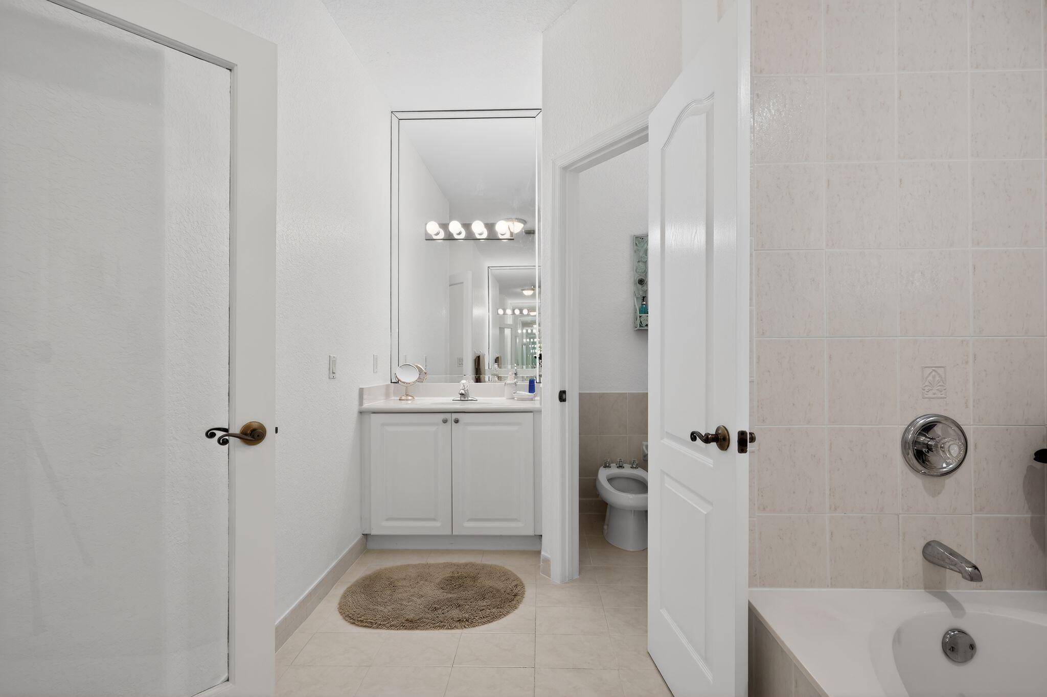 16613 NW 77th Miami Lakes, FL 33016