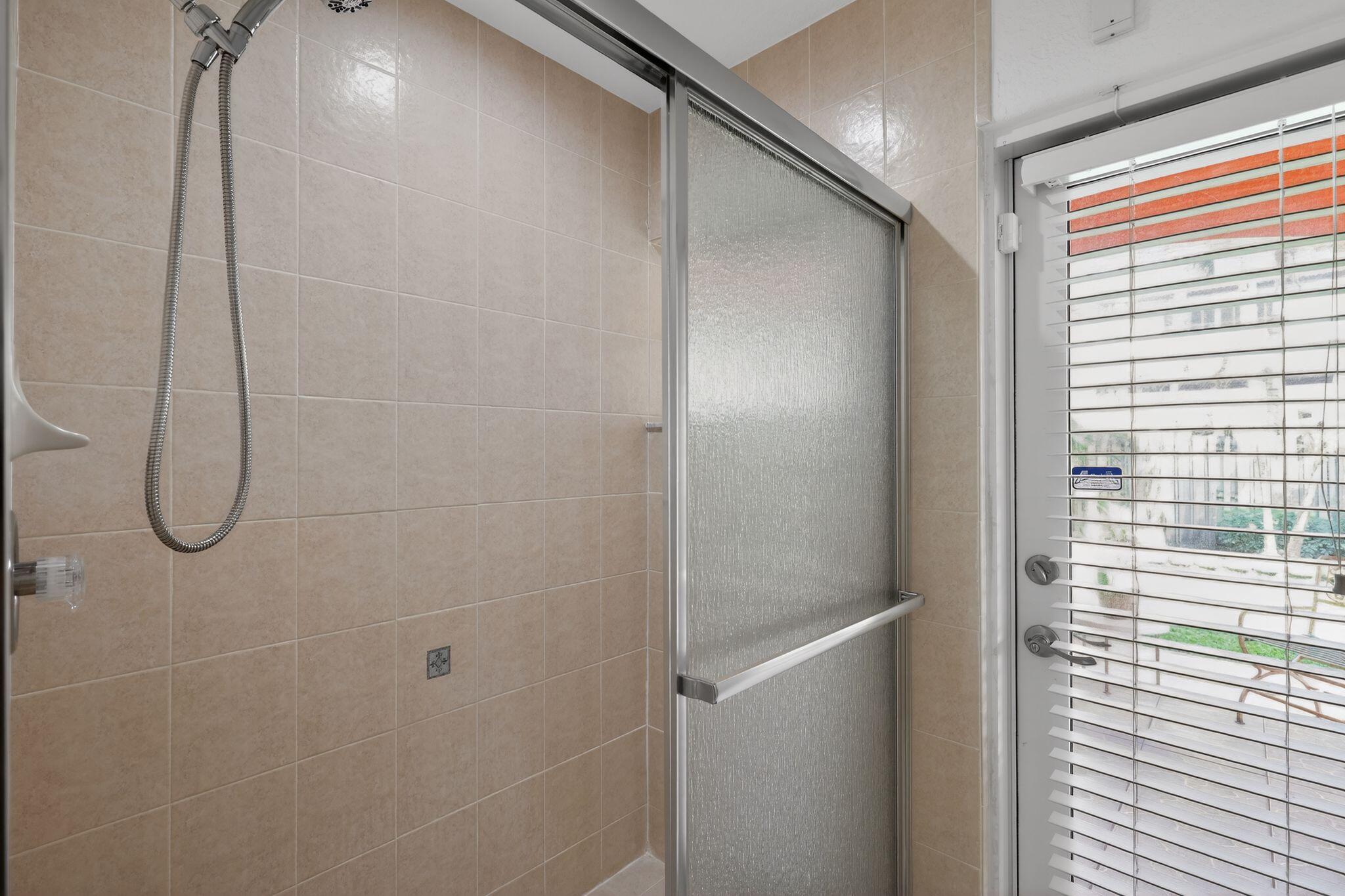 16613 NW 77th Miami Lakes, FL 33016