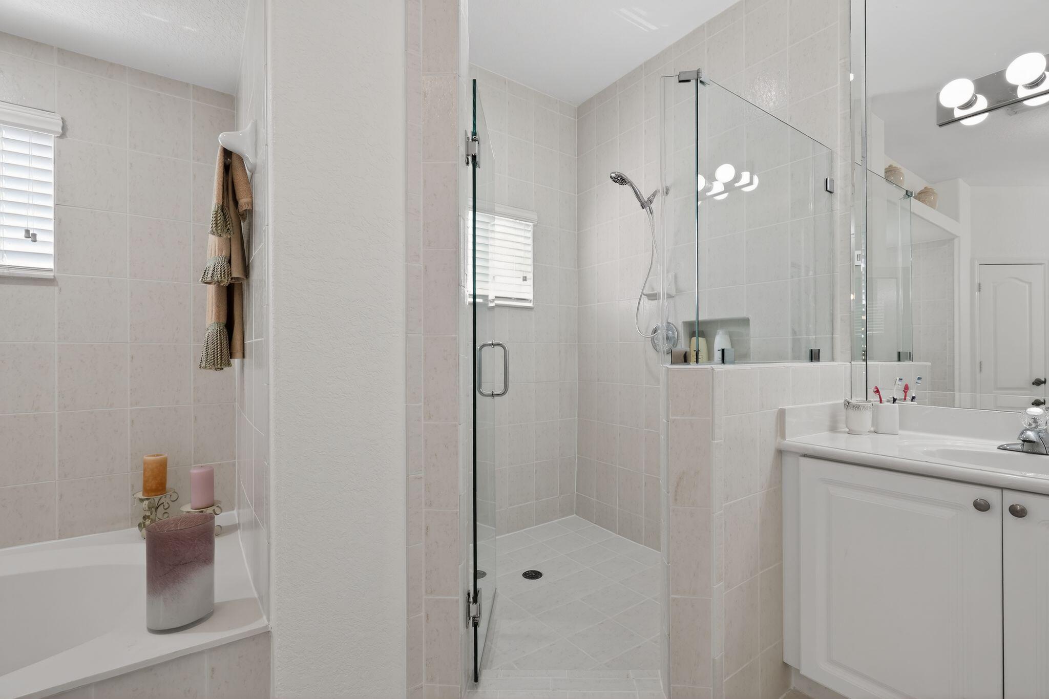 16613 NW 77th Miami Lakes, FL 33016