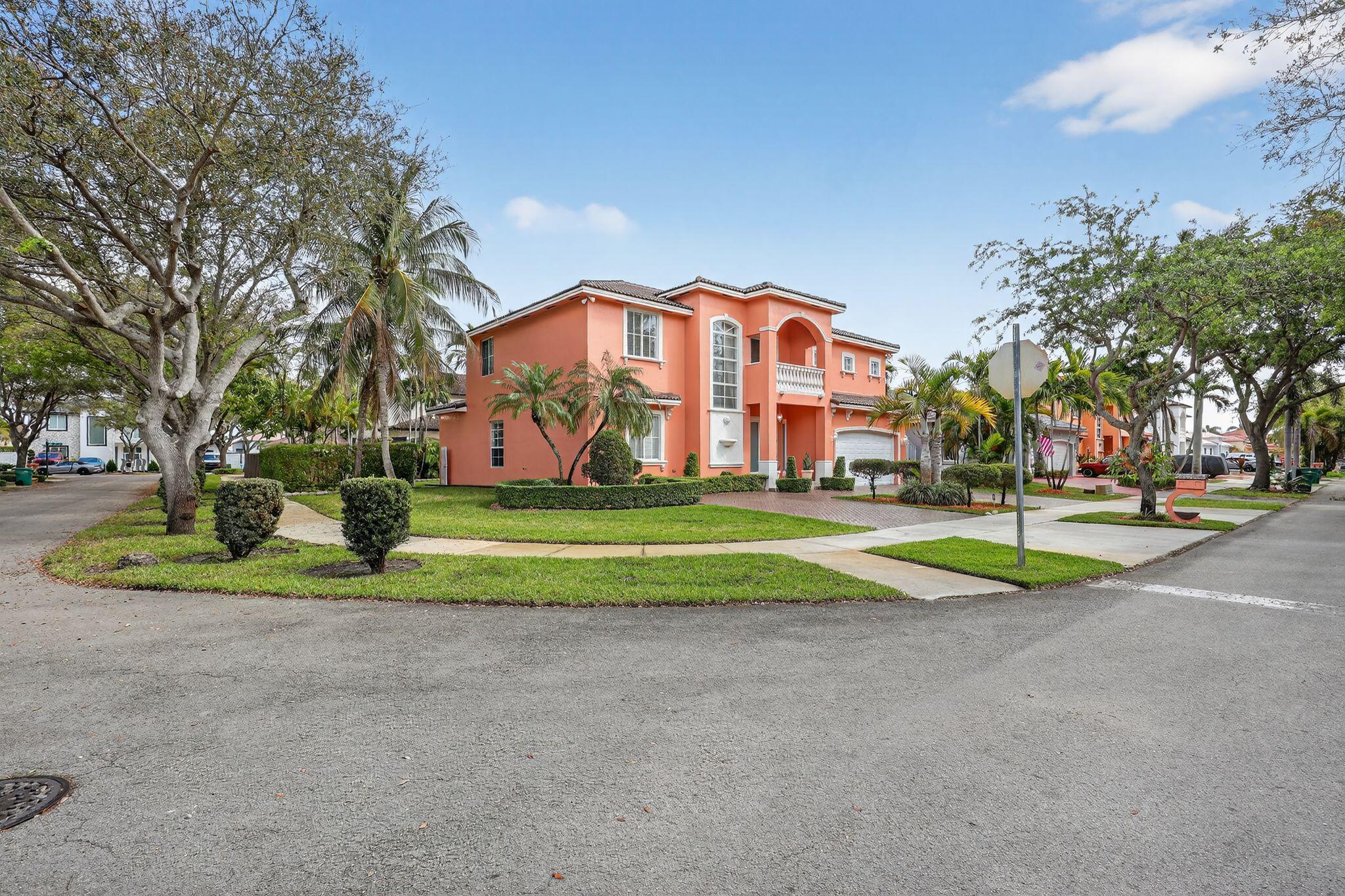 16613 NW 77th Miami Lakes, FL 33016