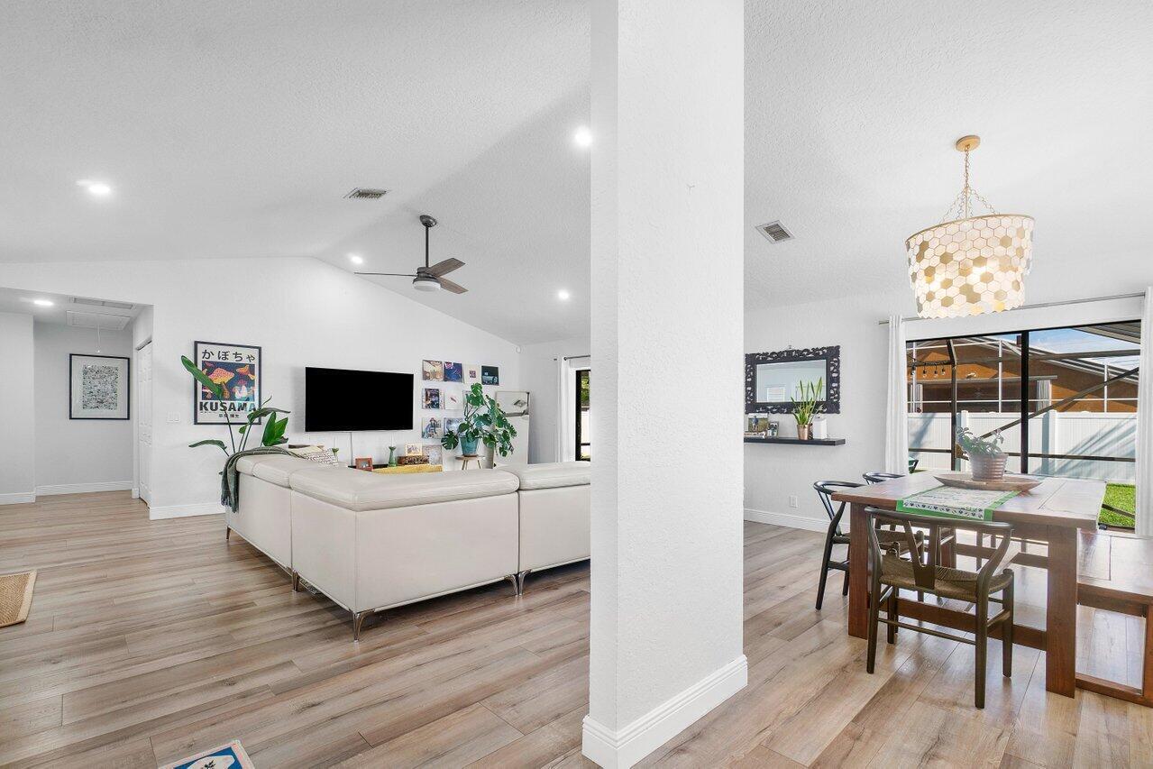 6085 Robinson Jupiter, FL 33458