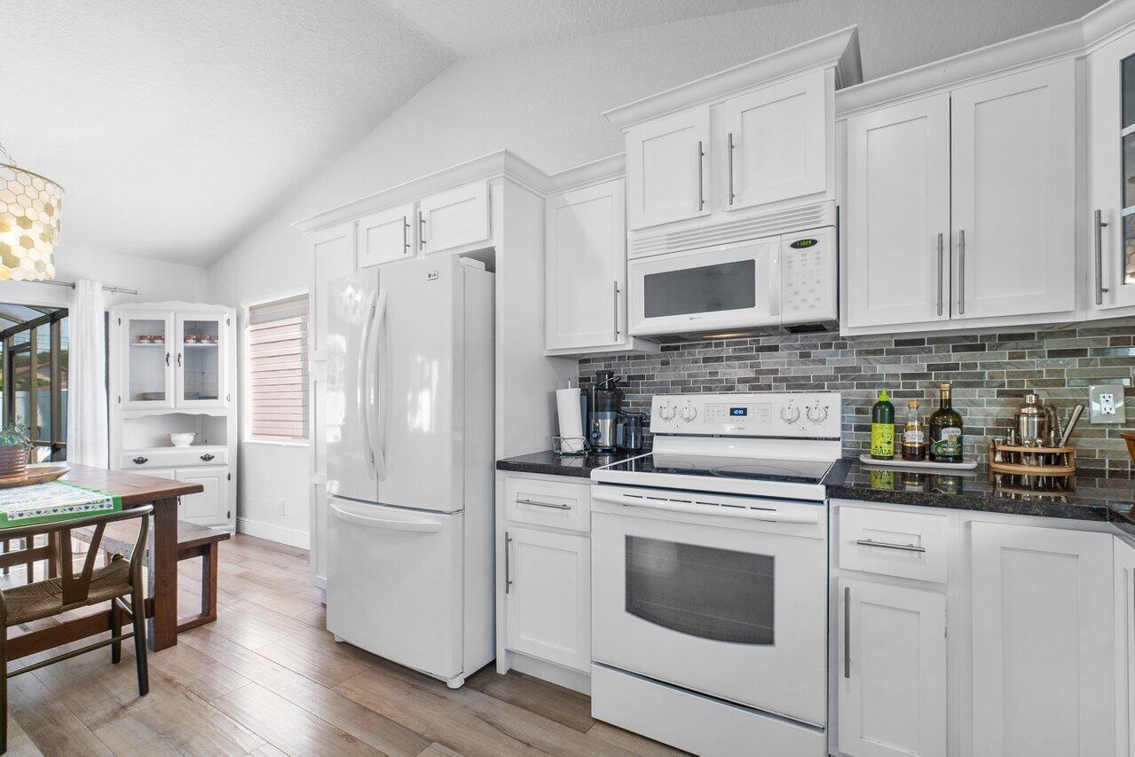 6085 Robinson Jupiter, FL 33458