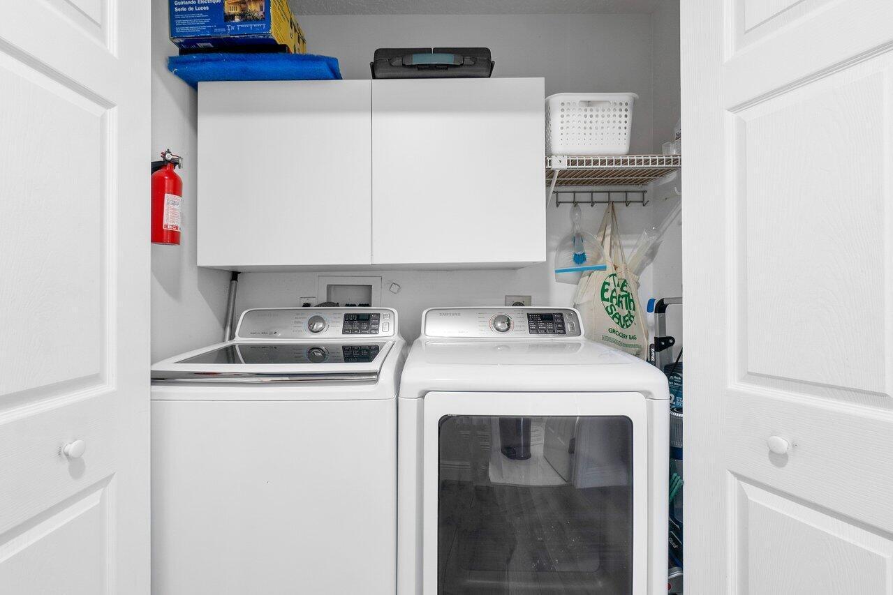 6085 Robinson Jupiter, FL 33458