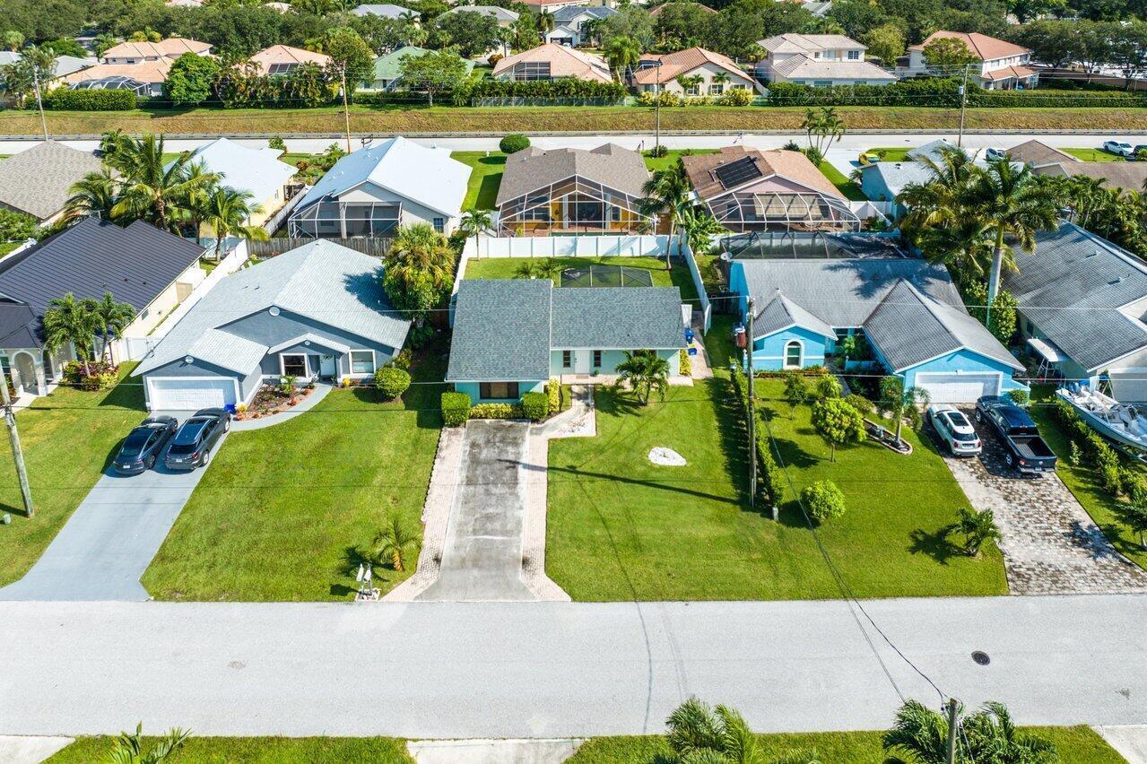 6085 Robinson Jupiter, FL 33458
