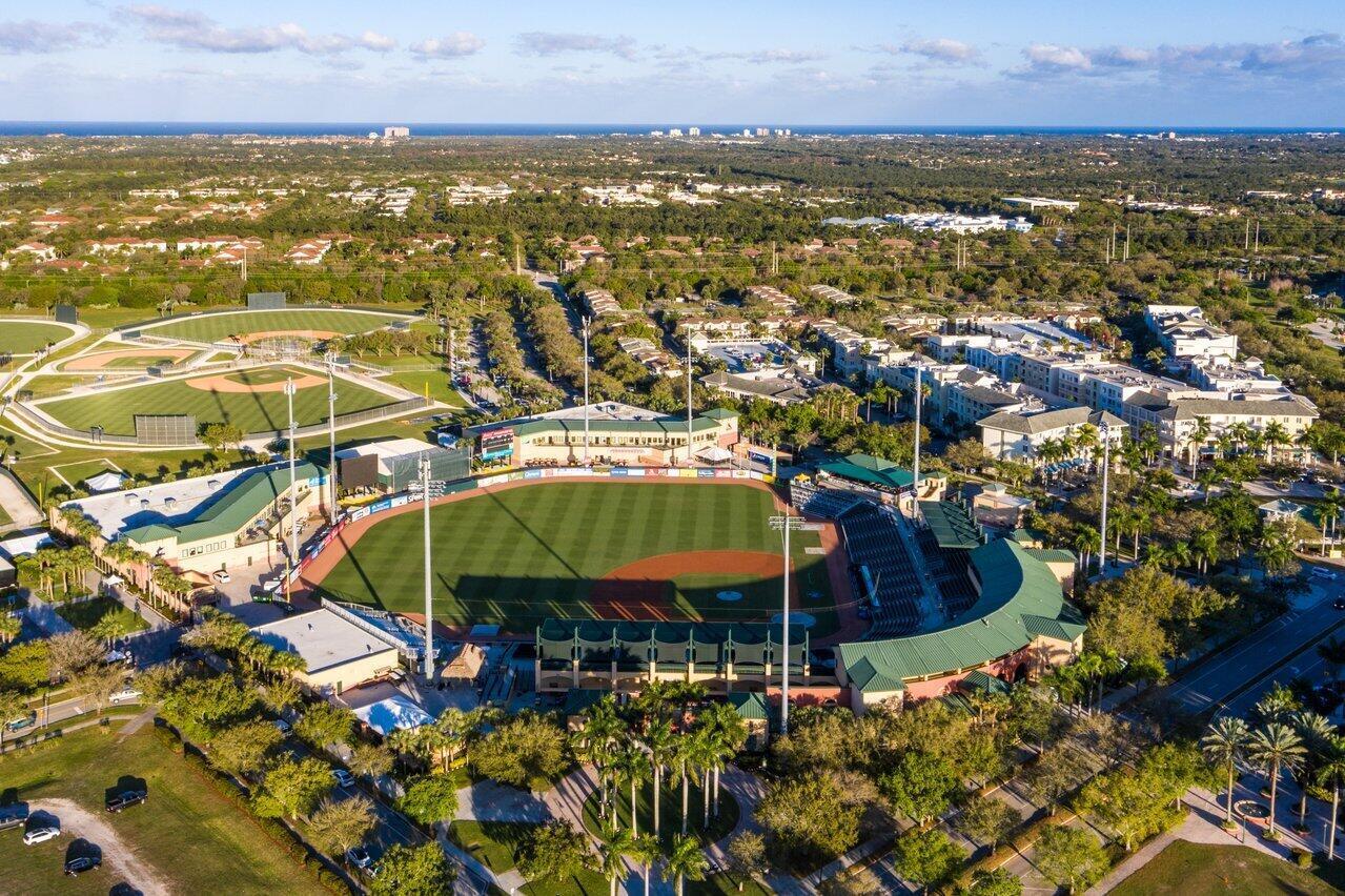 6085 Robinson Jupiter, FL 33458