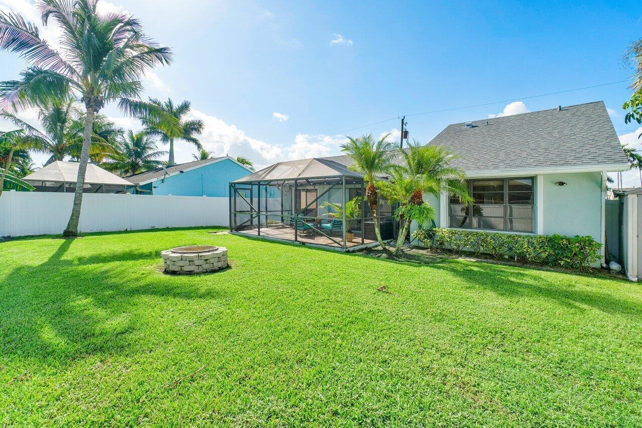 6085 Robinson Jupiter, FL 33458