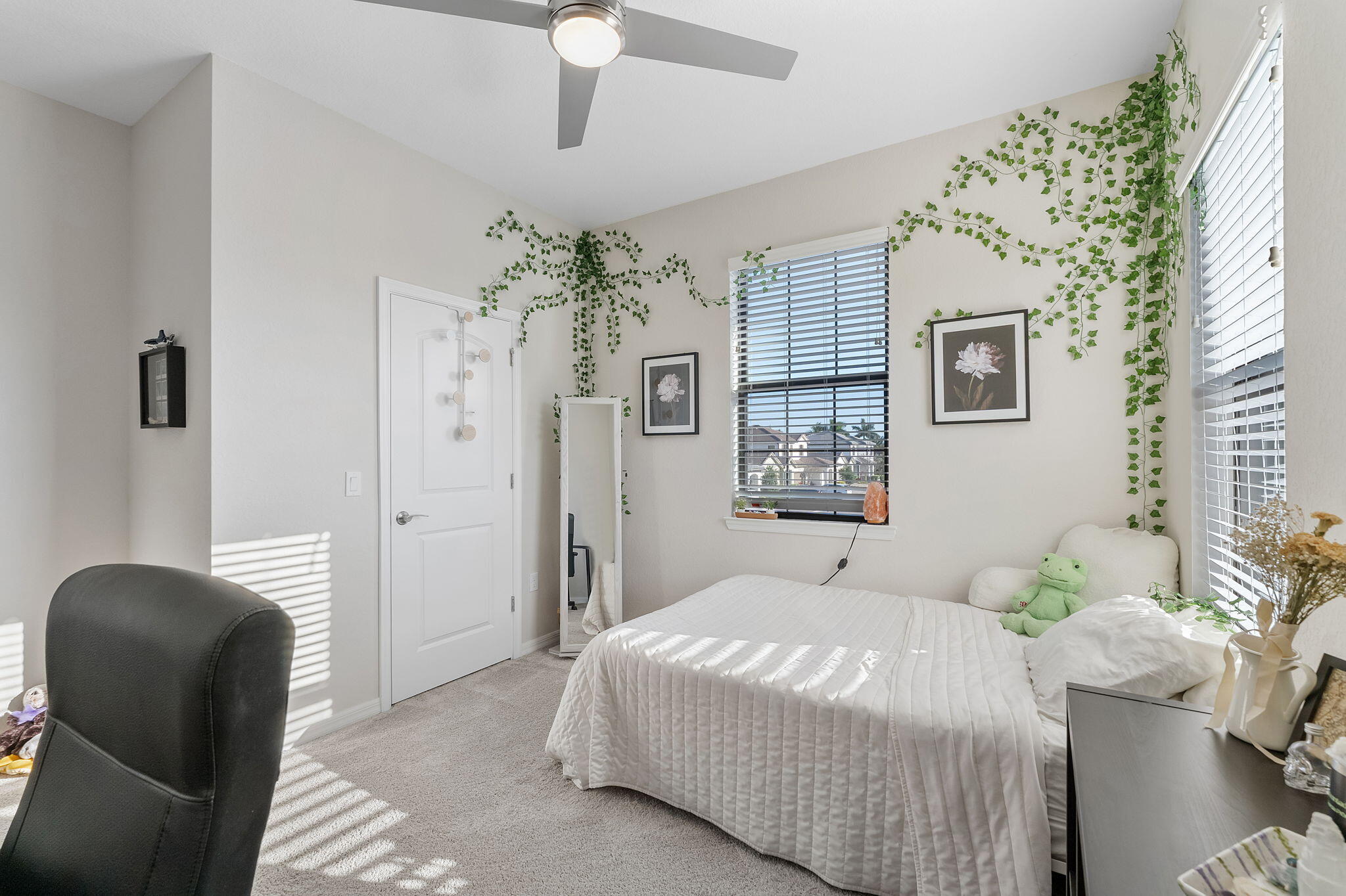 8623 Patron Lake Worth, FL 33467