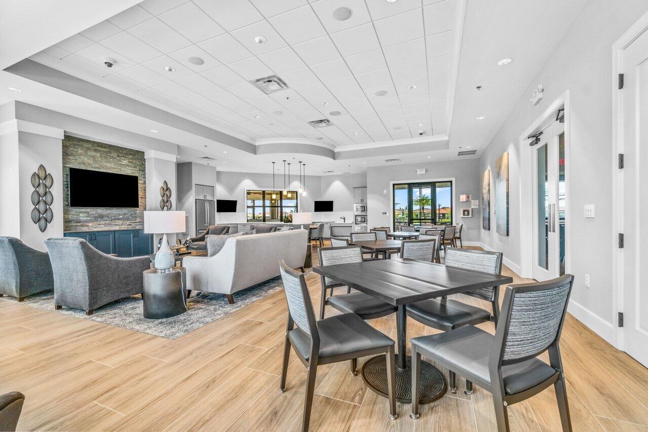 8623 Patron Lake Worth, FL 33467