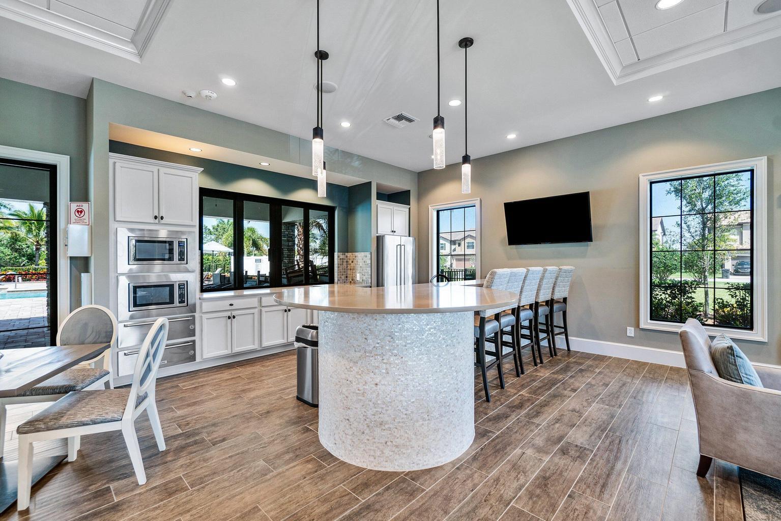 8623 Patron Lake Worth, FL 33467