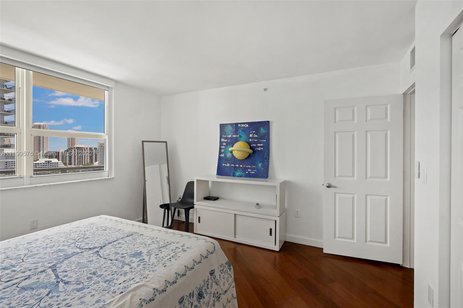 image The Mark on Brickell8