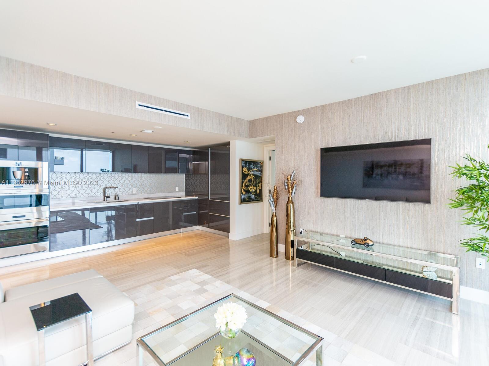 image Echo Brickell10