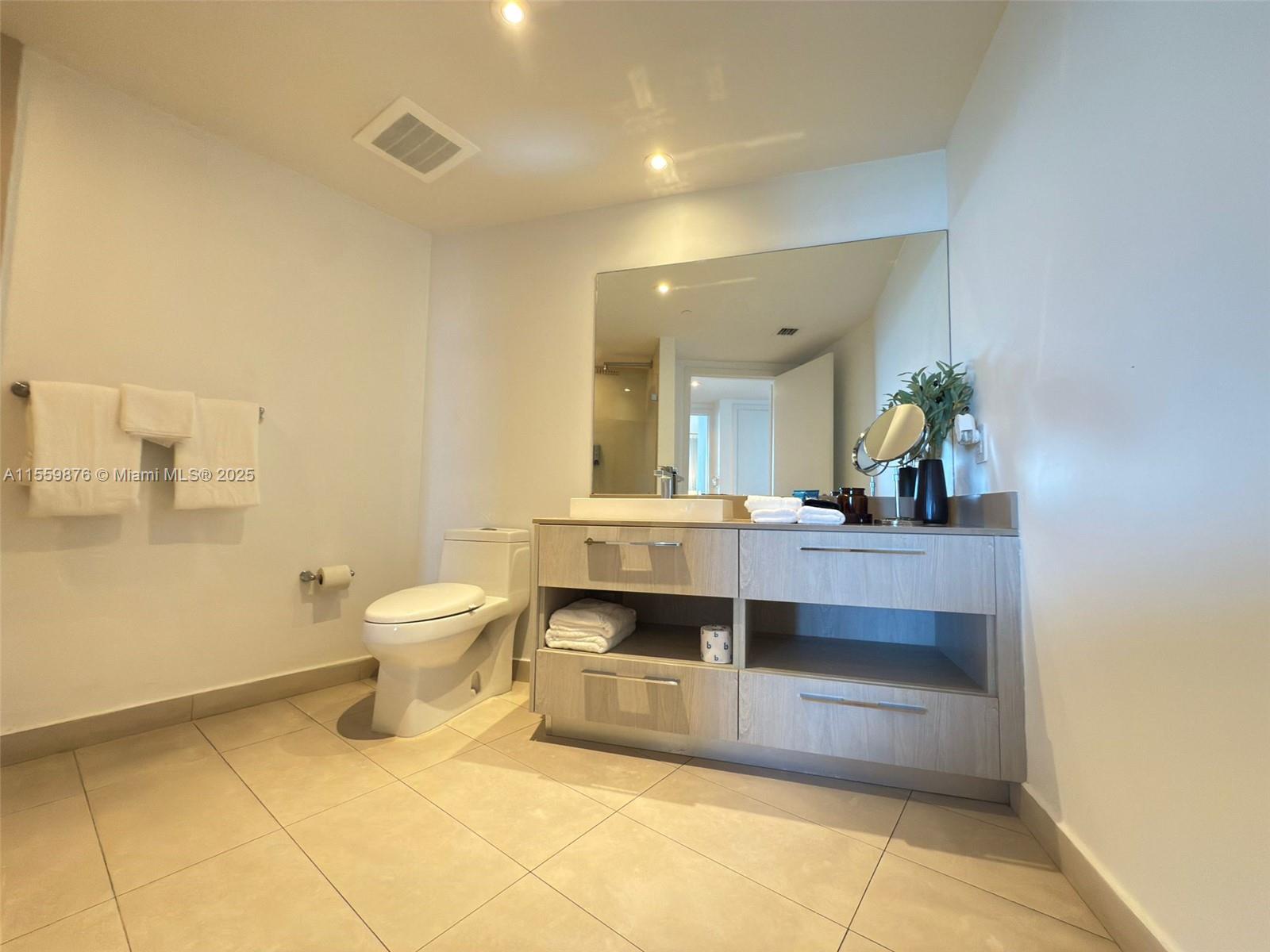image 4111 South Ocean Drive Co32