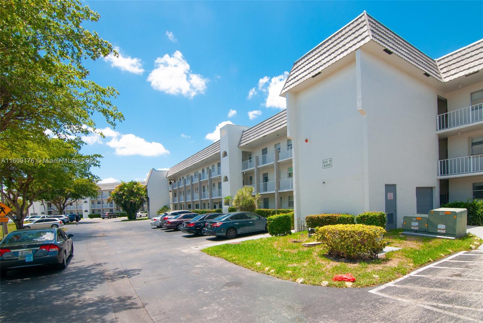 8300 Sunrise Lks Blvd #206