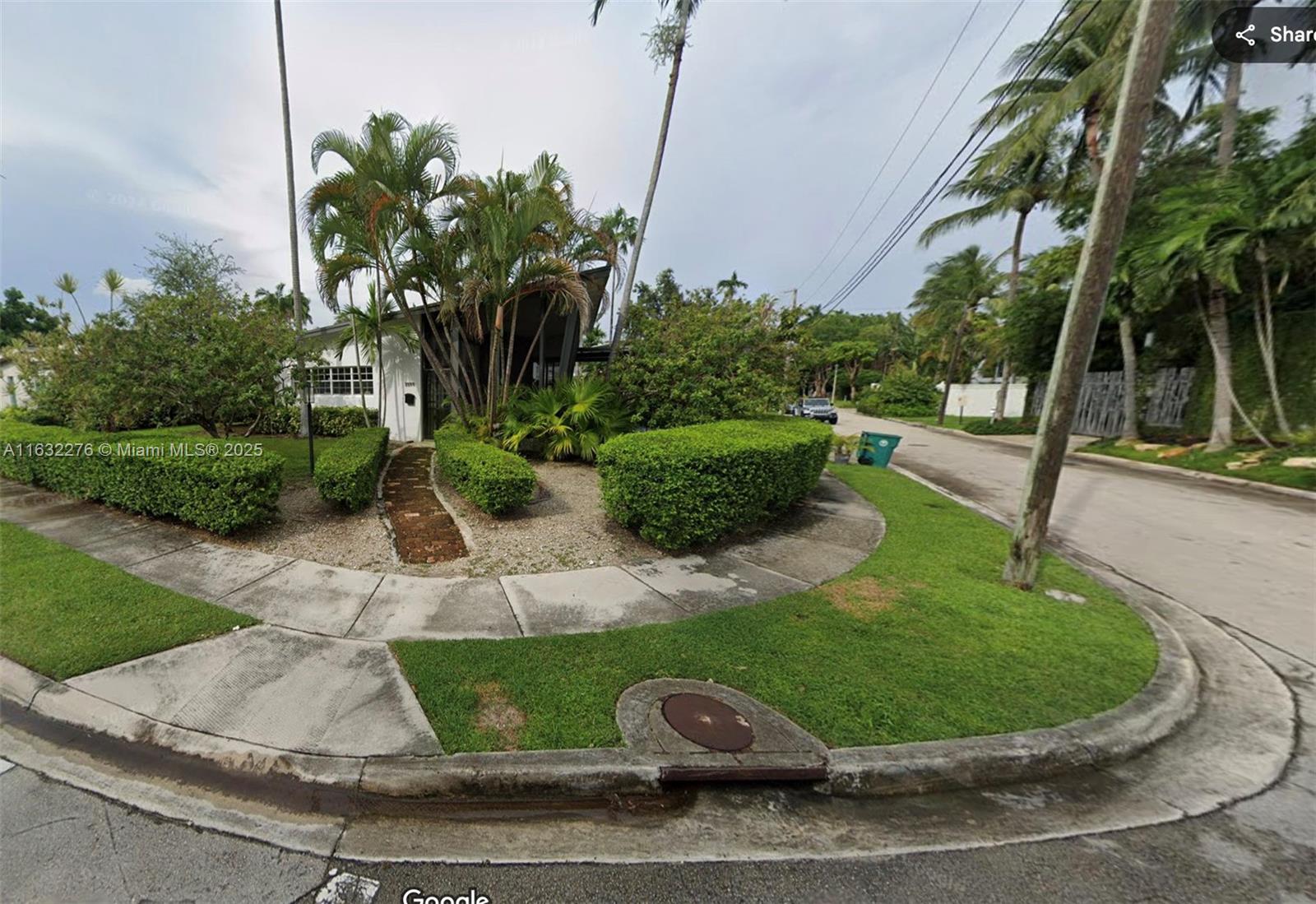 3599 Vista Ct Miami, FL 33133