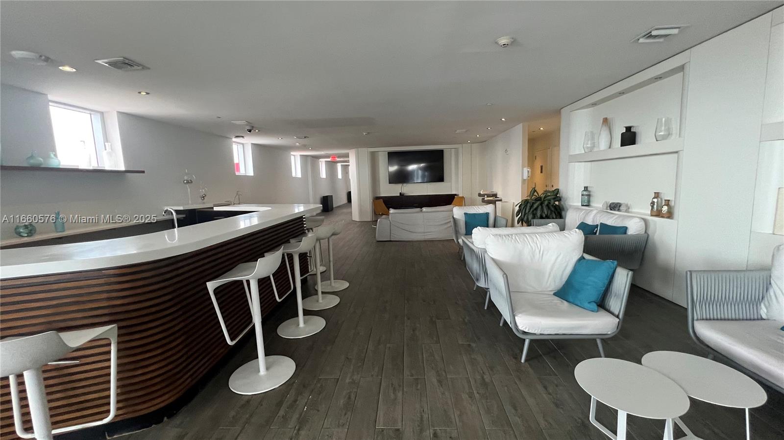 image Beachwalk Condominium25