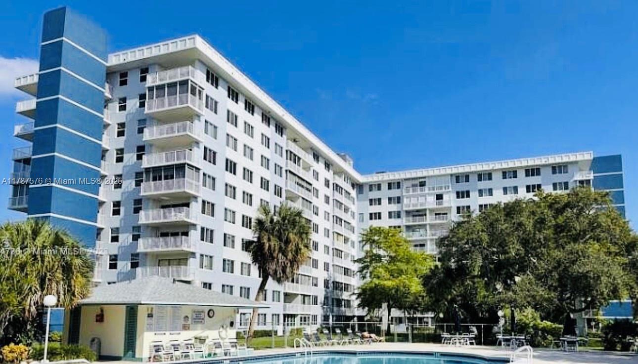 4200 Hillcrest Dr #1017,Hollywood, FL 33021