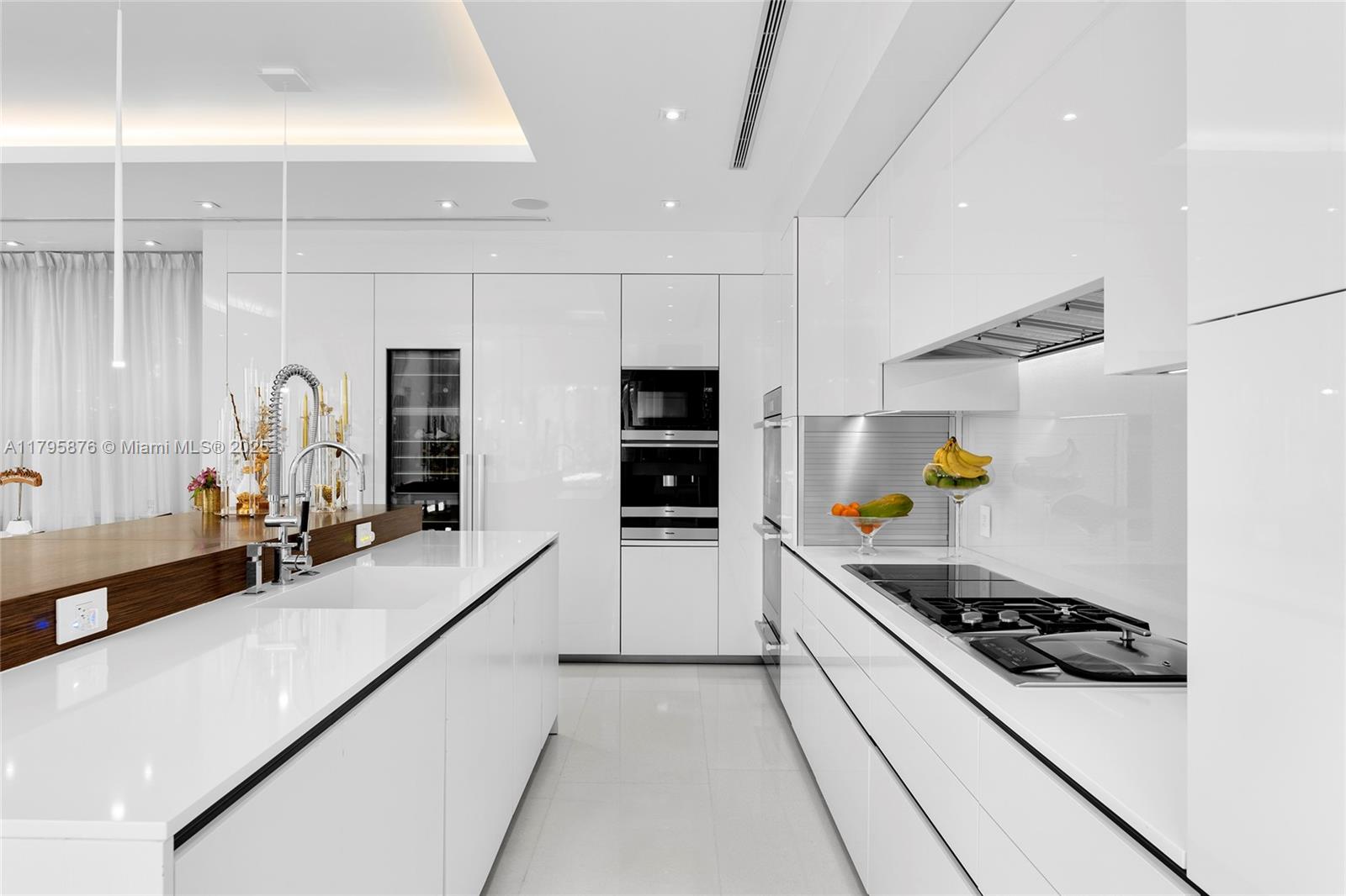 441 N Hibiscus Dr Miami Beach, FL 33139 441 N Hibiscus Dr Miami Beach, FL 33139