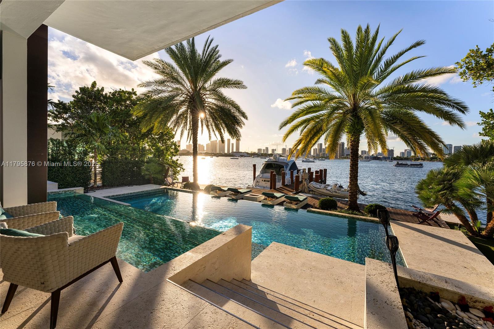 441 N Hibiscus Dr Miami Beach, FL 33139 441 N Hibiscus Dr Miami Beach, FL 33139