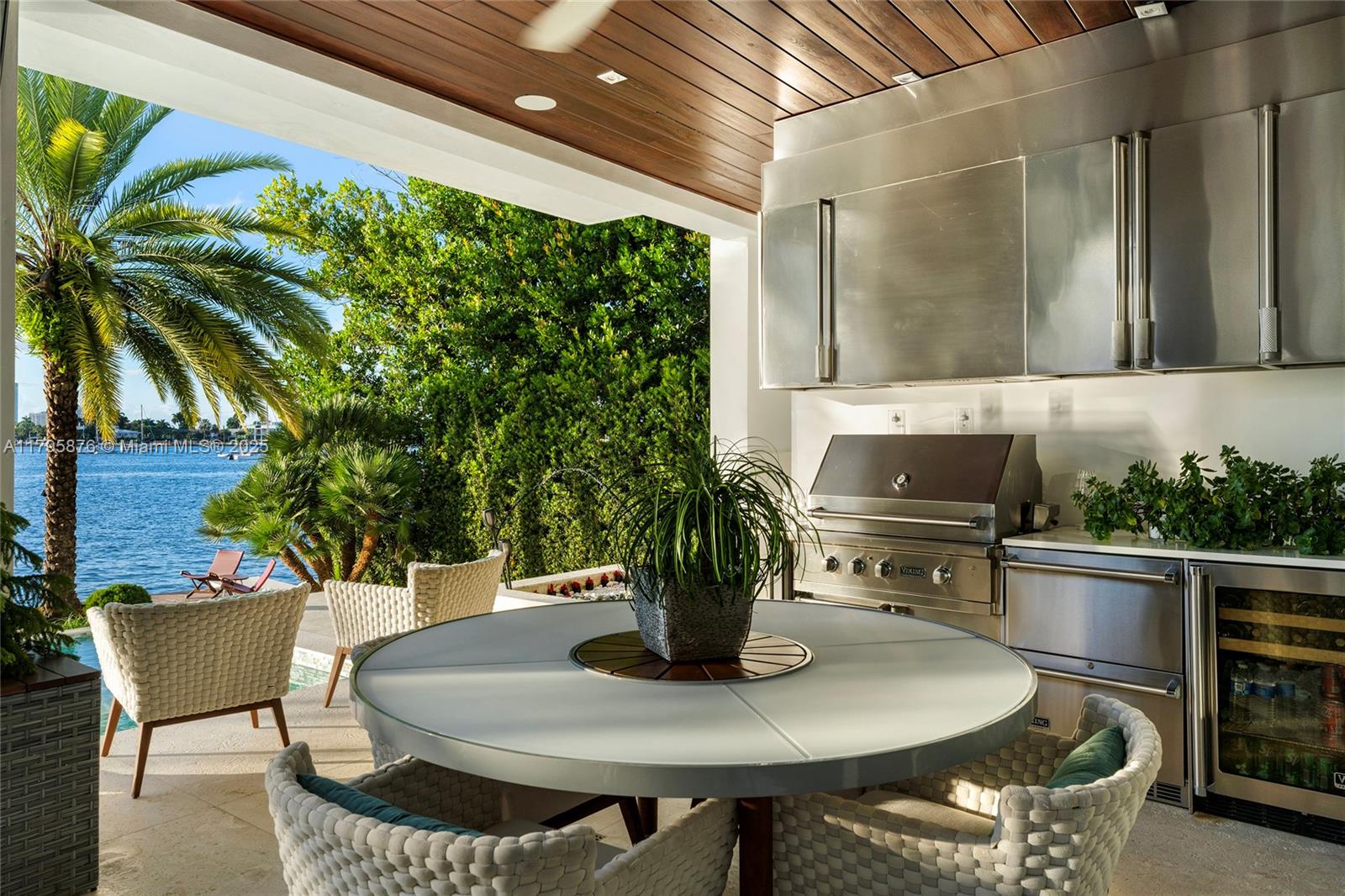 441 N Hibiscus Dr Miami Beach, FL 33139 441 N Hibiscus Dr Miami Beach, FL 33139