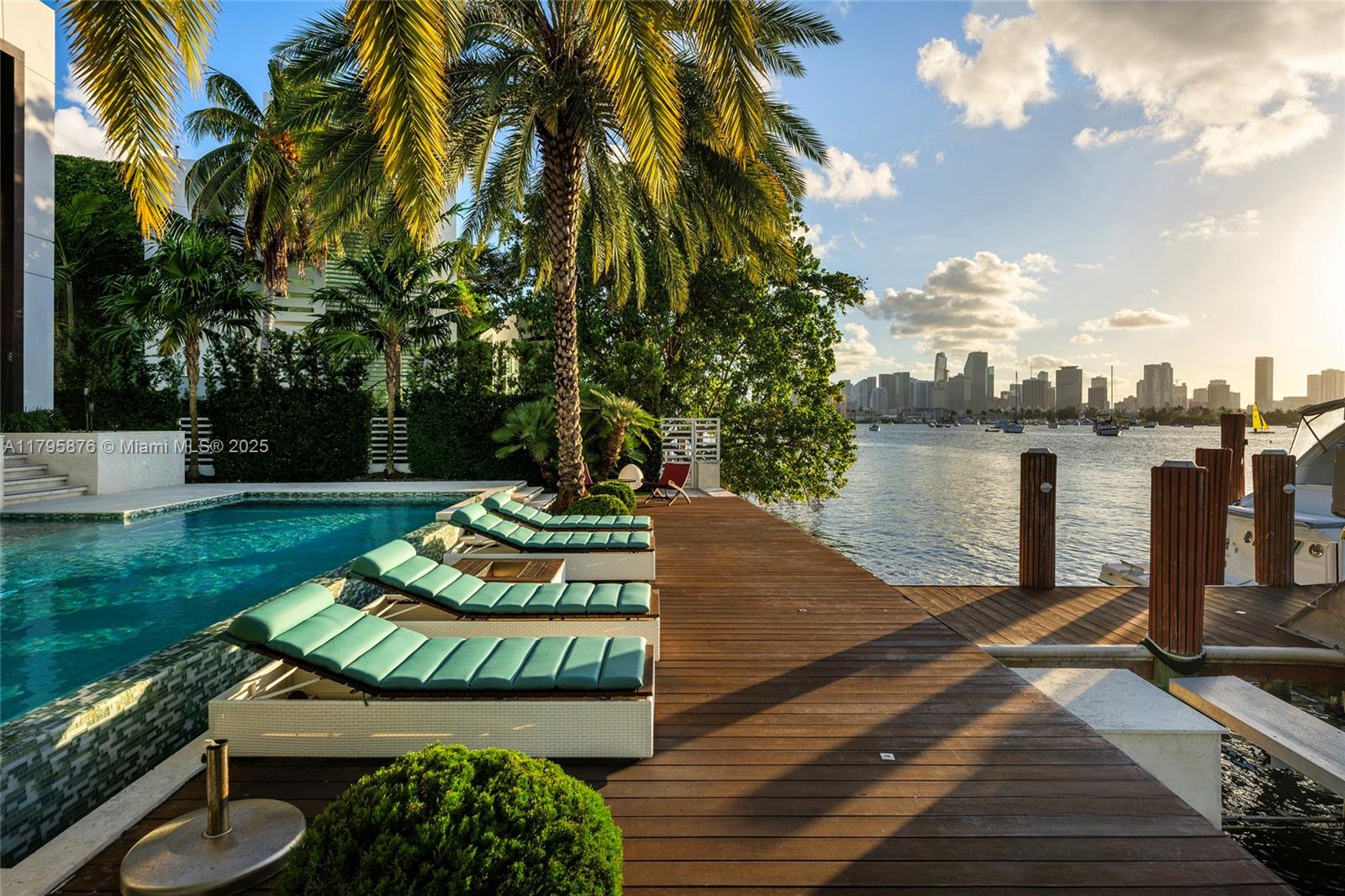 441 N Hibiscus Dr Miami Beach, FL 33139 441 N Hibiscus Dr Miami Beach, FL 33139