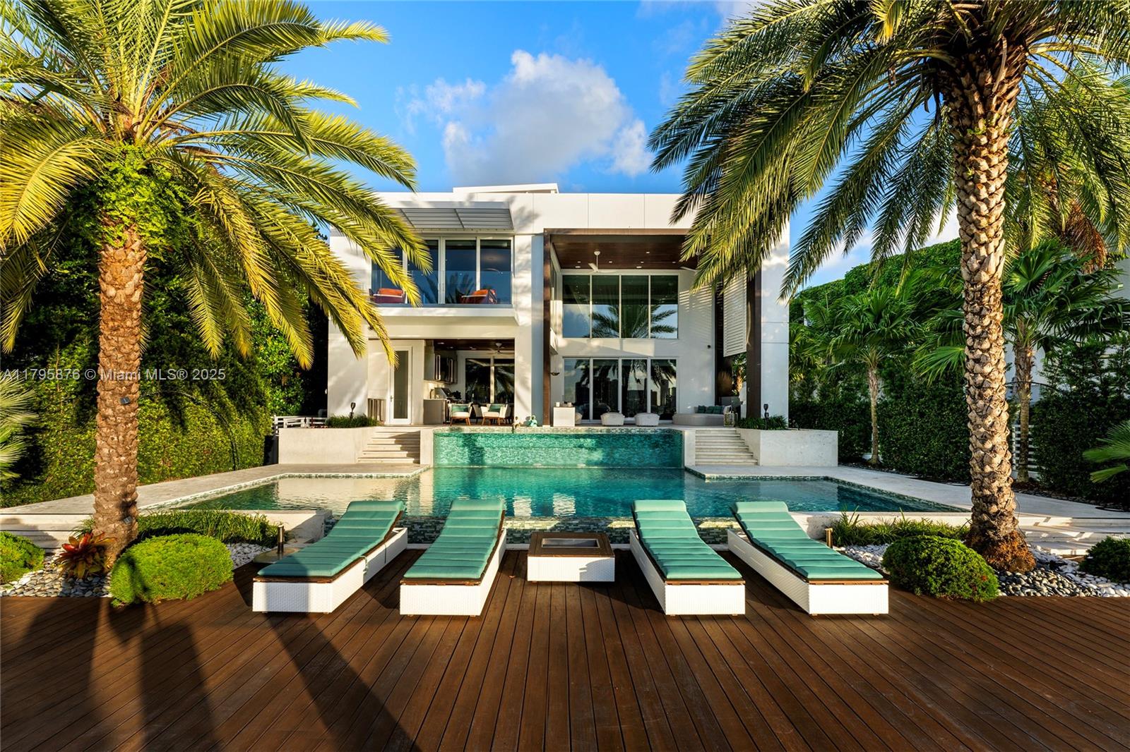 441 N Hibiscus Dr Miami Beach, FL 33139 441 N Hibiscus Dr Miami Beach, FL 33139
