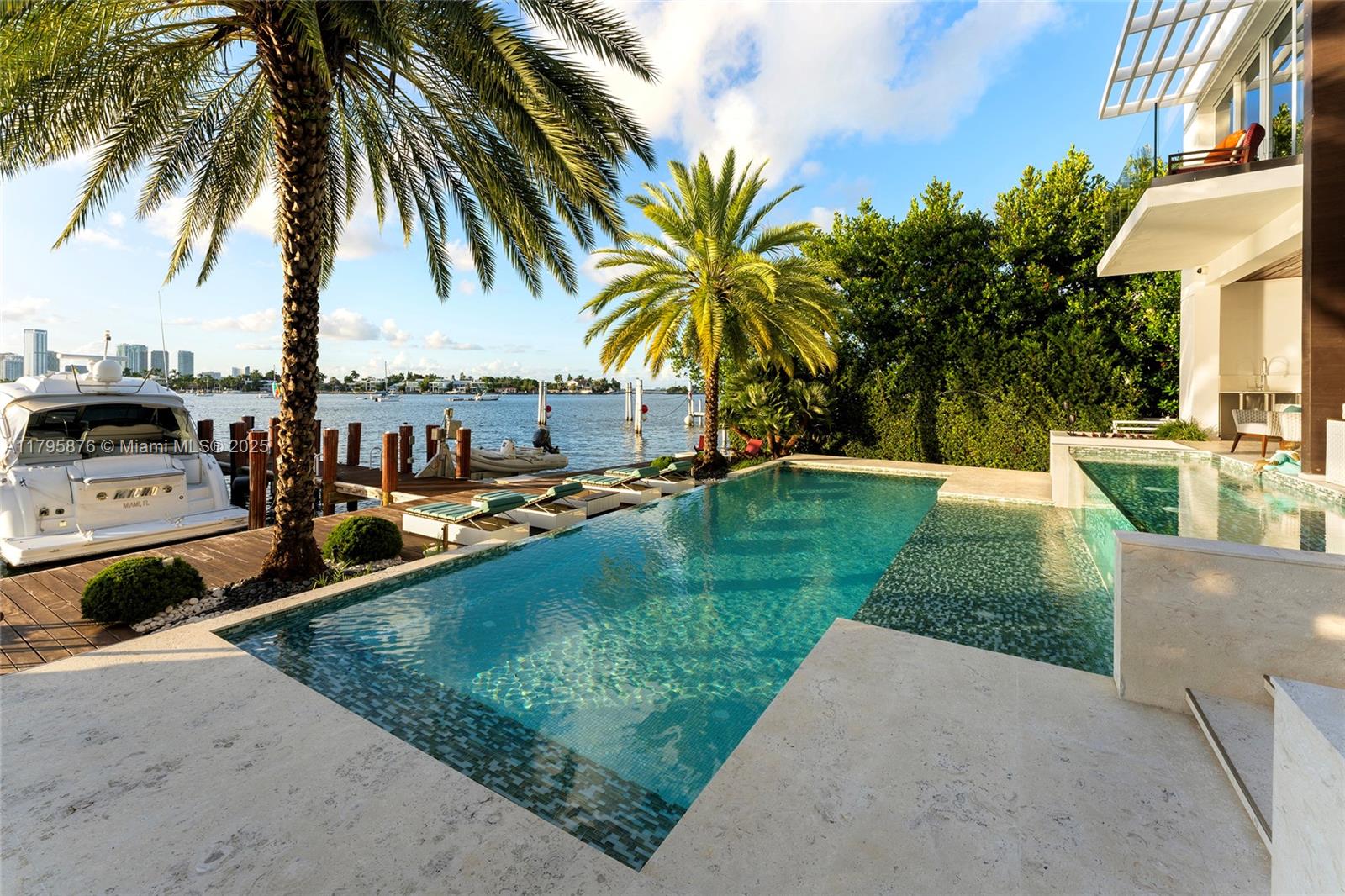 441 N Hibiscus Dr Miami Beach, FL 33139 441 N Hibiscus Dr Miami Beach, FL 33139