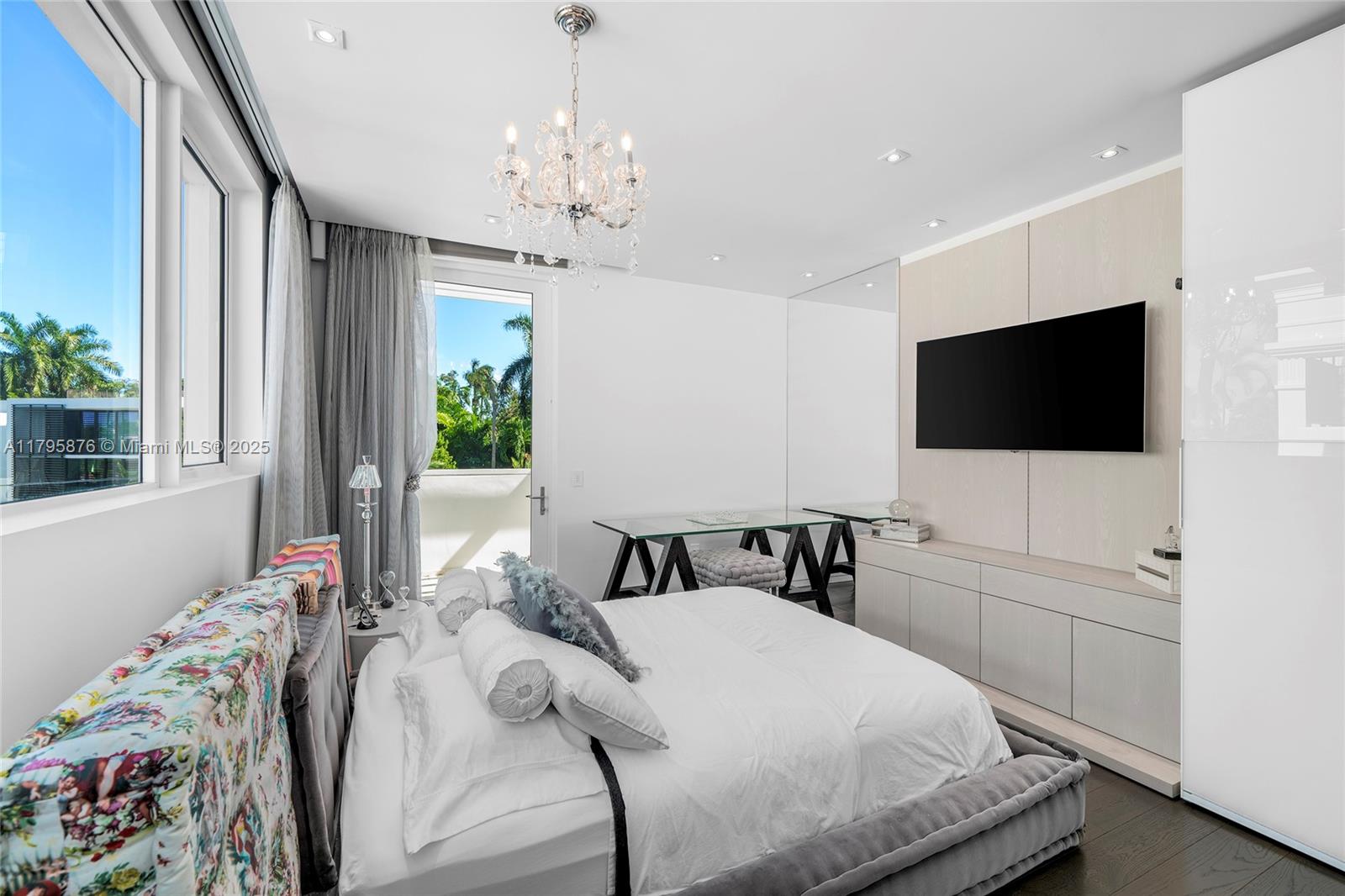 441 N Hibiscus Dr Miami Beach, FL 33139 441 N Hibiscus Dr Miami Beach, FL 33139