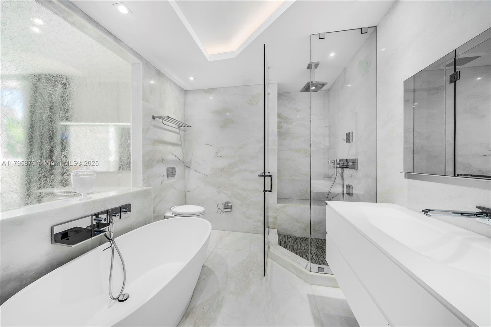 441 N Hibiscus Dr Miami Beach, FL 33139 441 N Hibiscus Dr Miami Beach, FL 33139