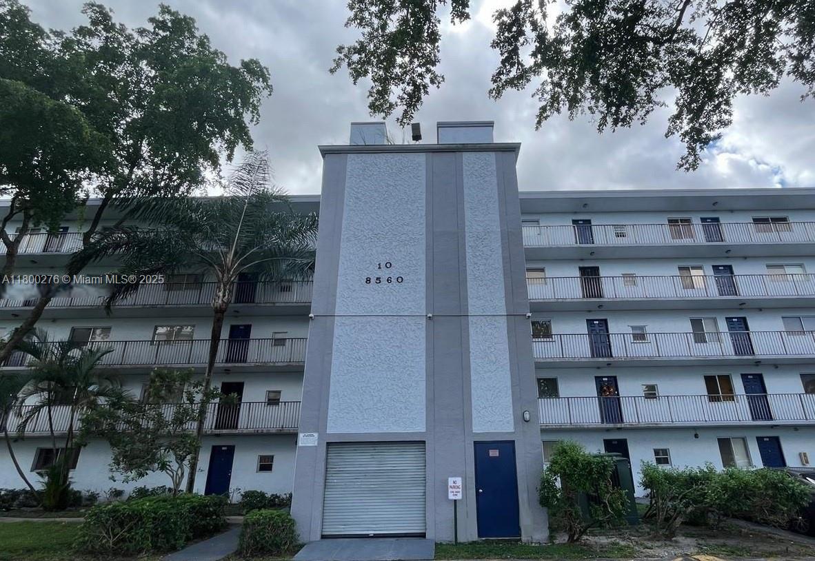 8560 N Sherman Cir #402