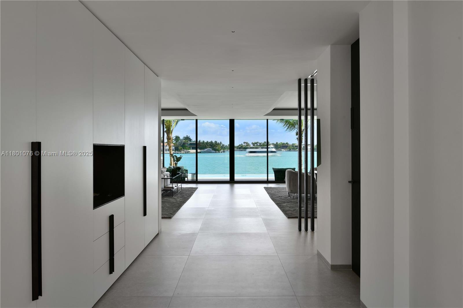 375 N Hibiscus Dr Miami Beach, FL 33139