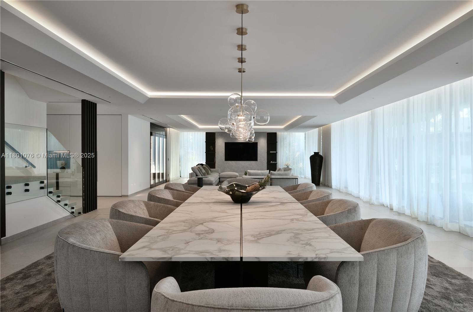 375 N Hibiscus Dr Miami Beach, FL 33139