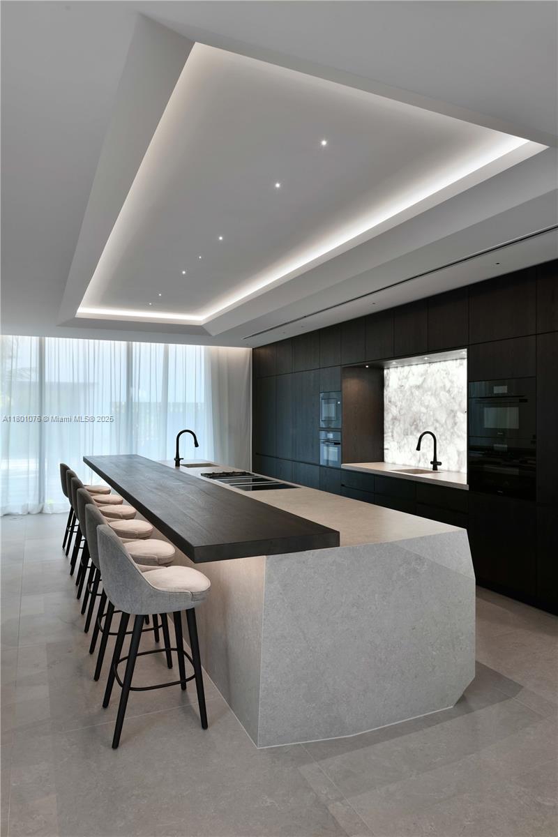 375 N Hibiscus Dr Miami Beach, FL 33139