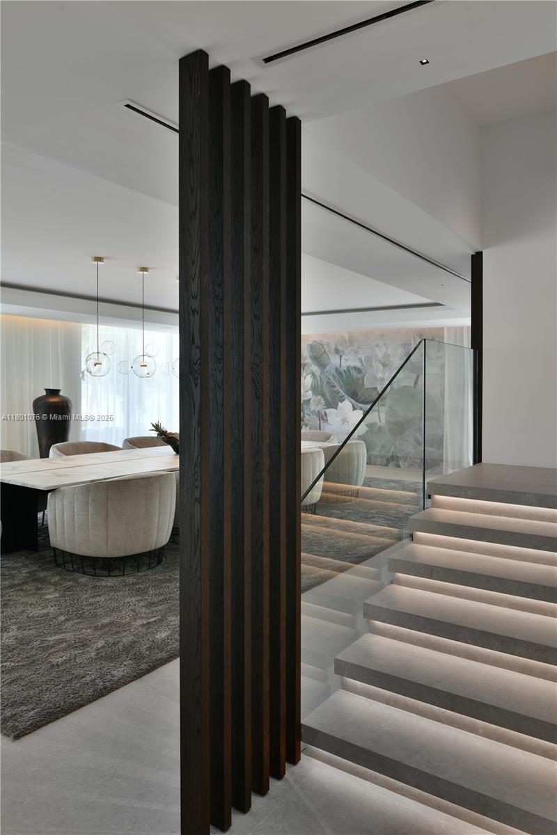 375 N Hibiscus Dr Miami Beach, FL 33139