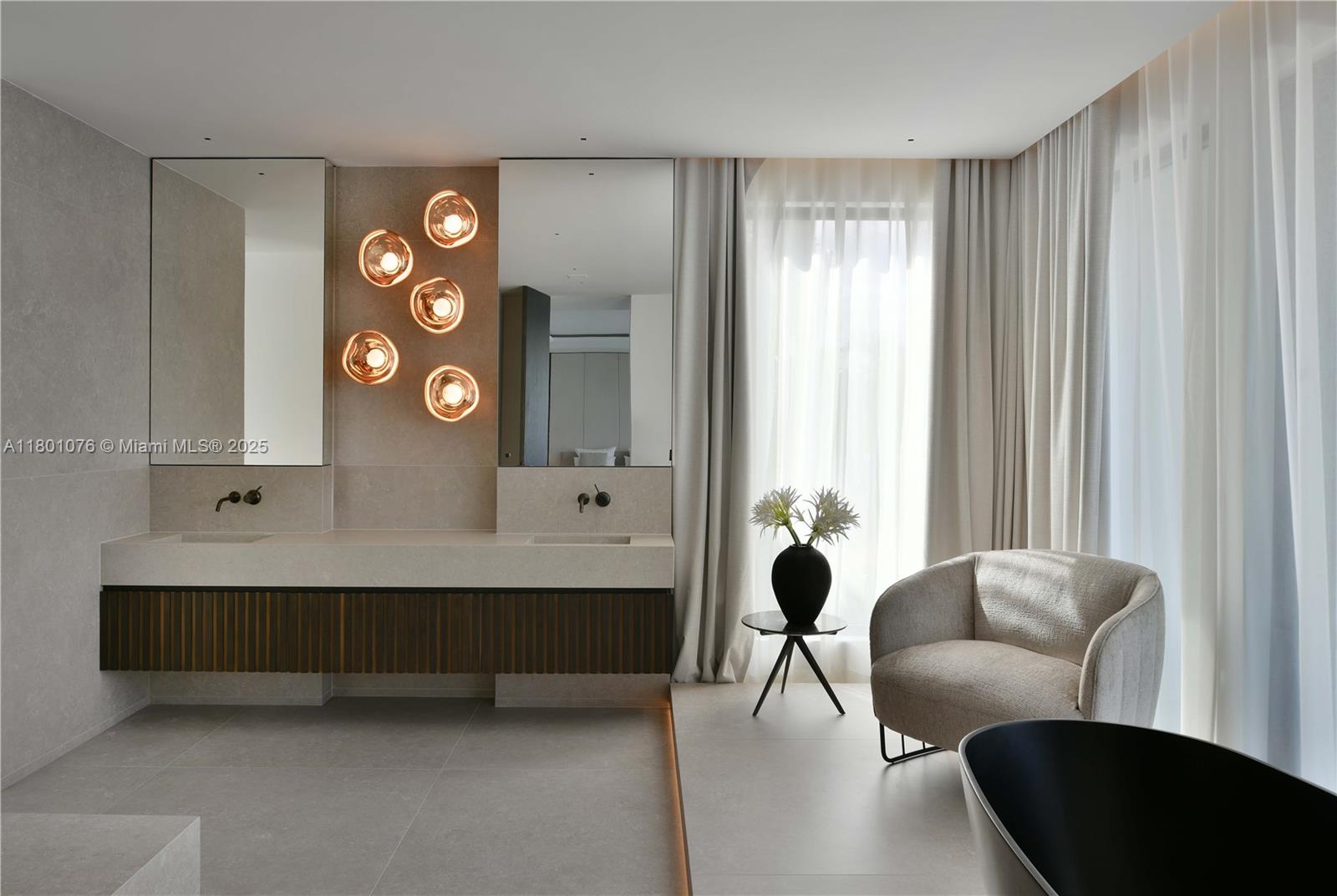 375 N Hibiscus Dr Miami Beach, FL 33139