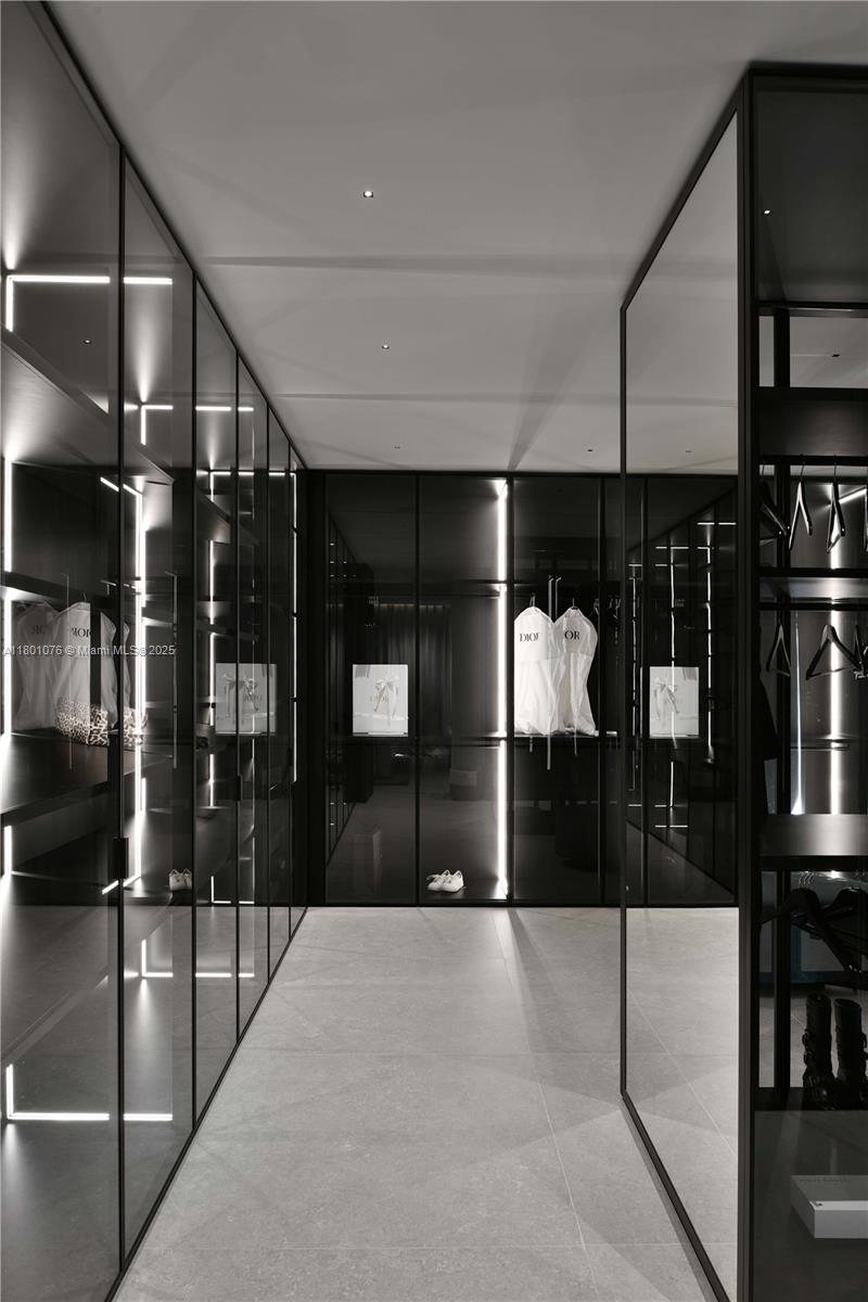 375 N Hibiscus Dr Miami Beach, FL 33139