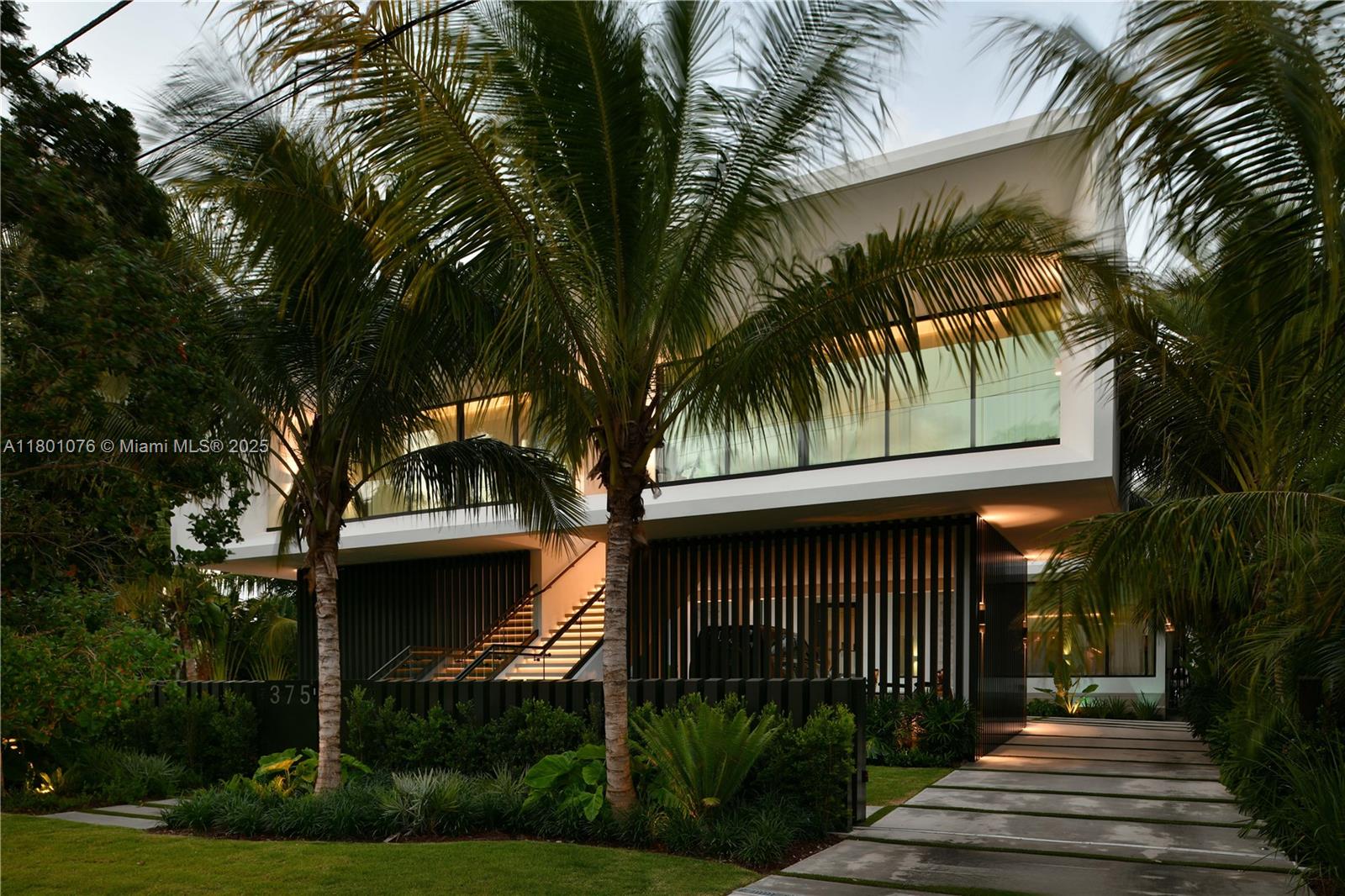 375 N Hibiscus Dr Miami Beach, FL 33139