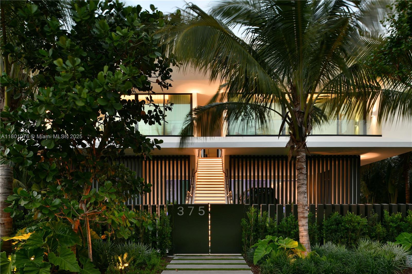 375 N Hibiscus Dr Miami Beach, FL 33139