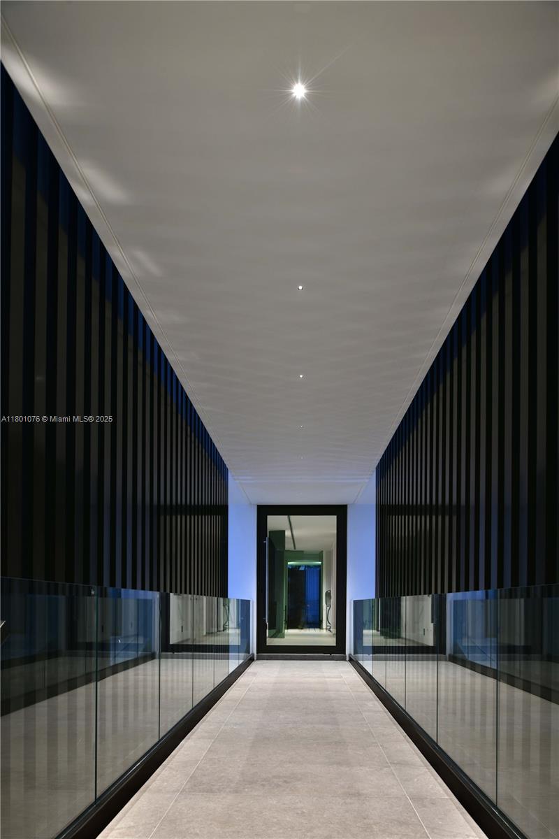 375 N Hibiscus Dr Miami Beach, FL 33139