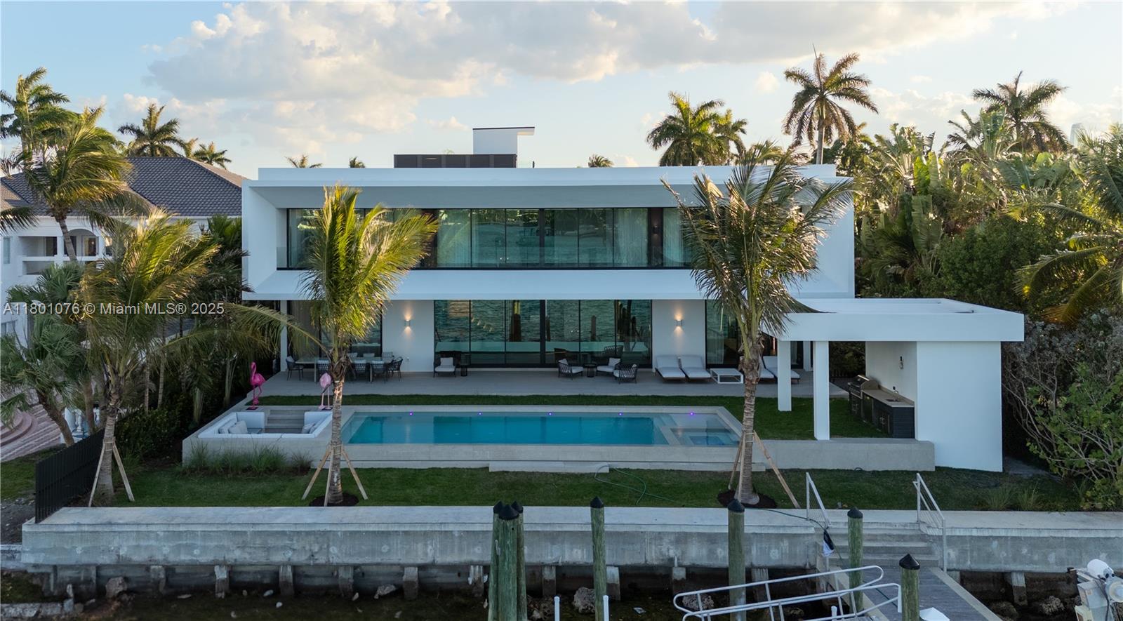 375 N Hibiscus Dr Miami Beach, FL 33139