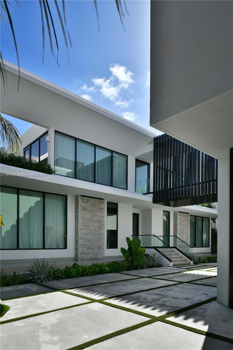 375 N Hibiscus Dr Miami Beach, FL 33139