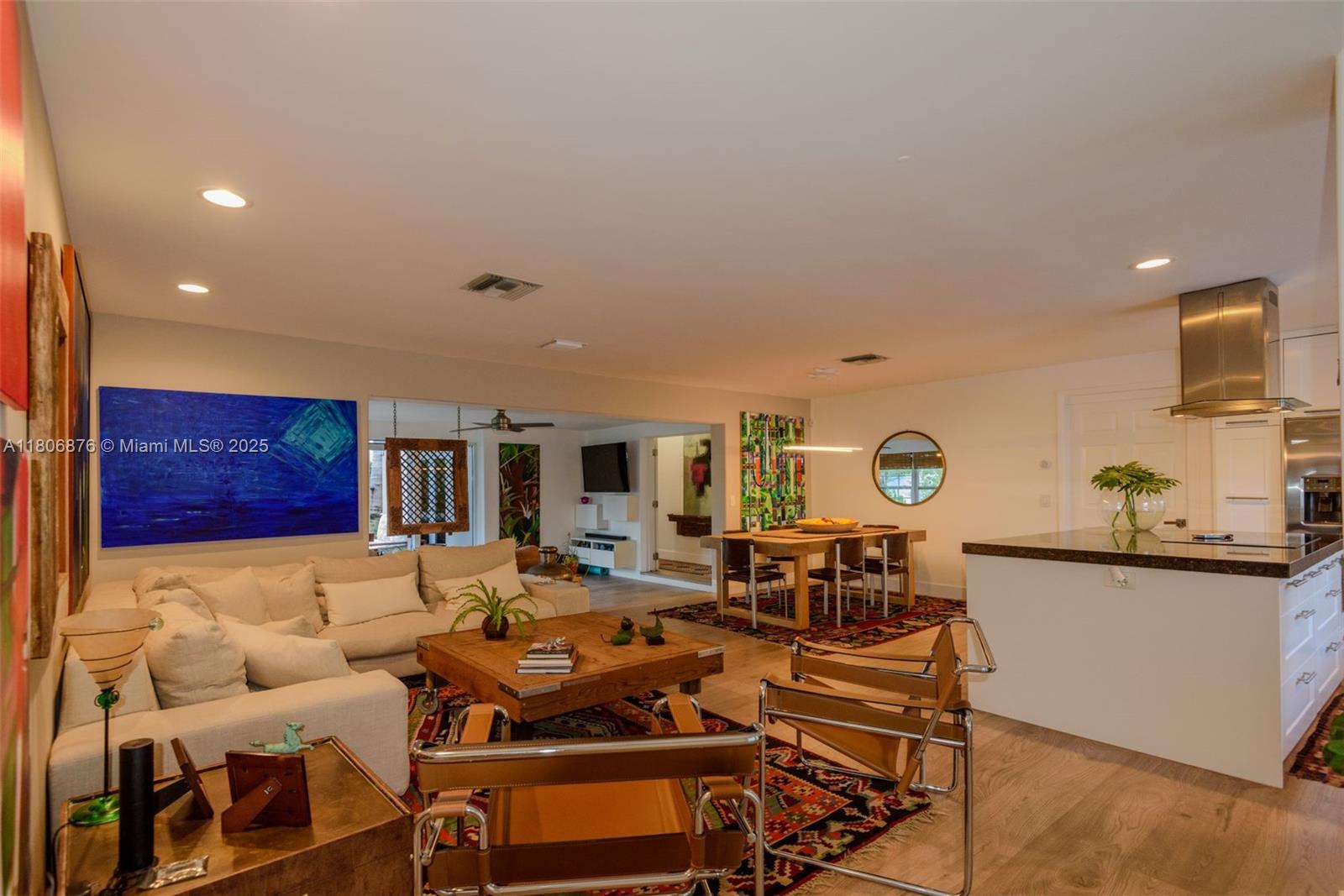 1251 SW 11th Ter