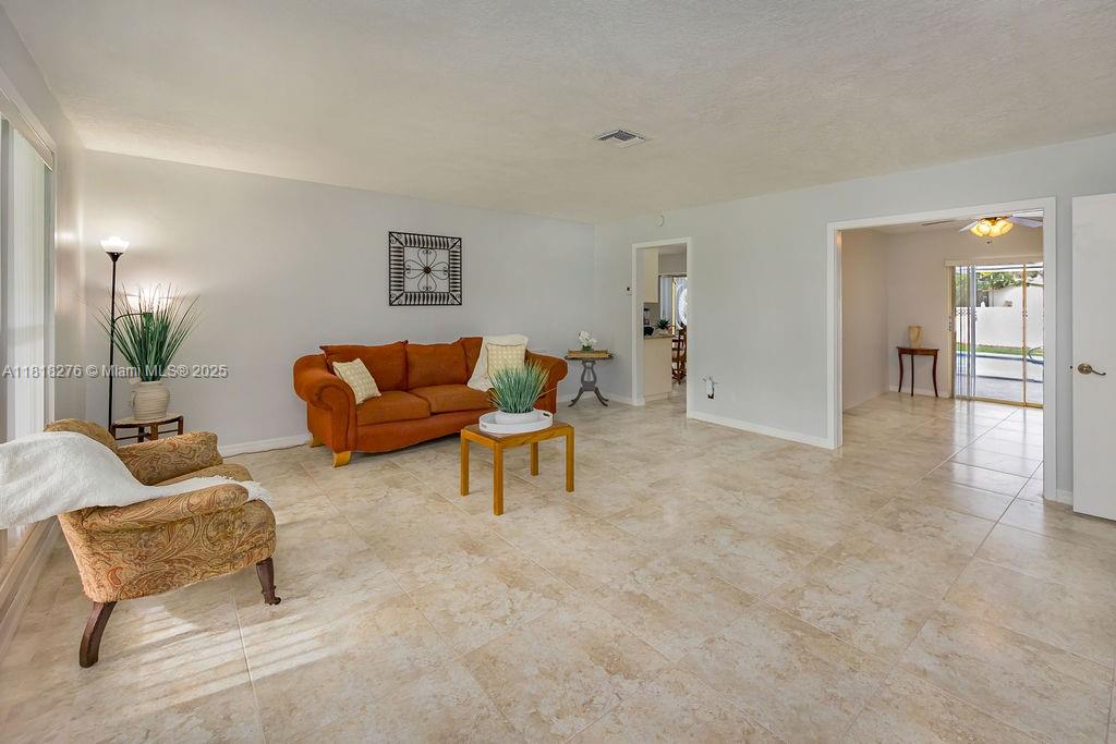 1801 N 55th Ave,Hollywood, FL 33021