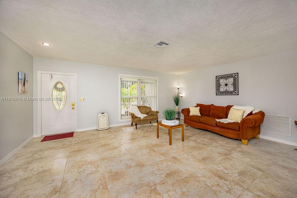 1801 N 55th Ave,Hollywood, FL 33021